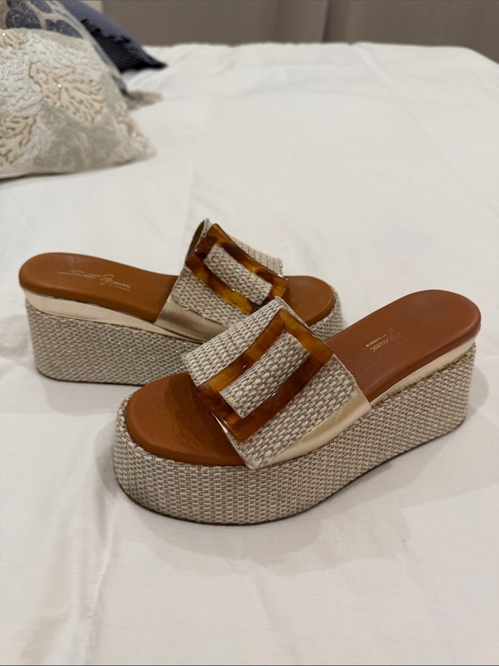 Woven Beige Platform Slide Sandals with Tortoiseshell Buckle